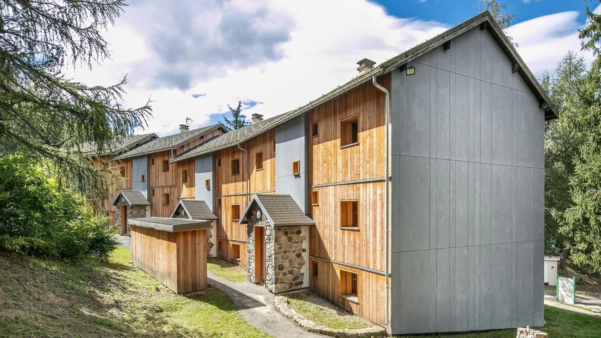 2 Room Apartment 5 People 1 Baby Garden Level Saint-Leger-les-Melezes