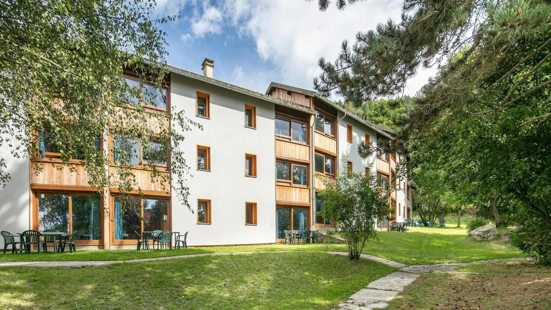 2 Room Apartment 5 People 1 Baby Garden Level Saint-Leger-les-Melezes